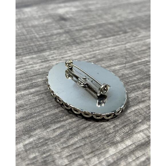 Vintage Blue White Porcelain Floral Flowers Oval Framed Ladies Brooch Pin - Picture 6 of 7